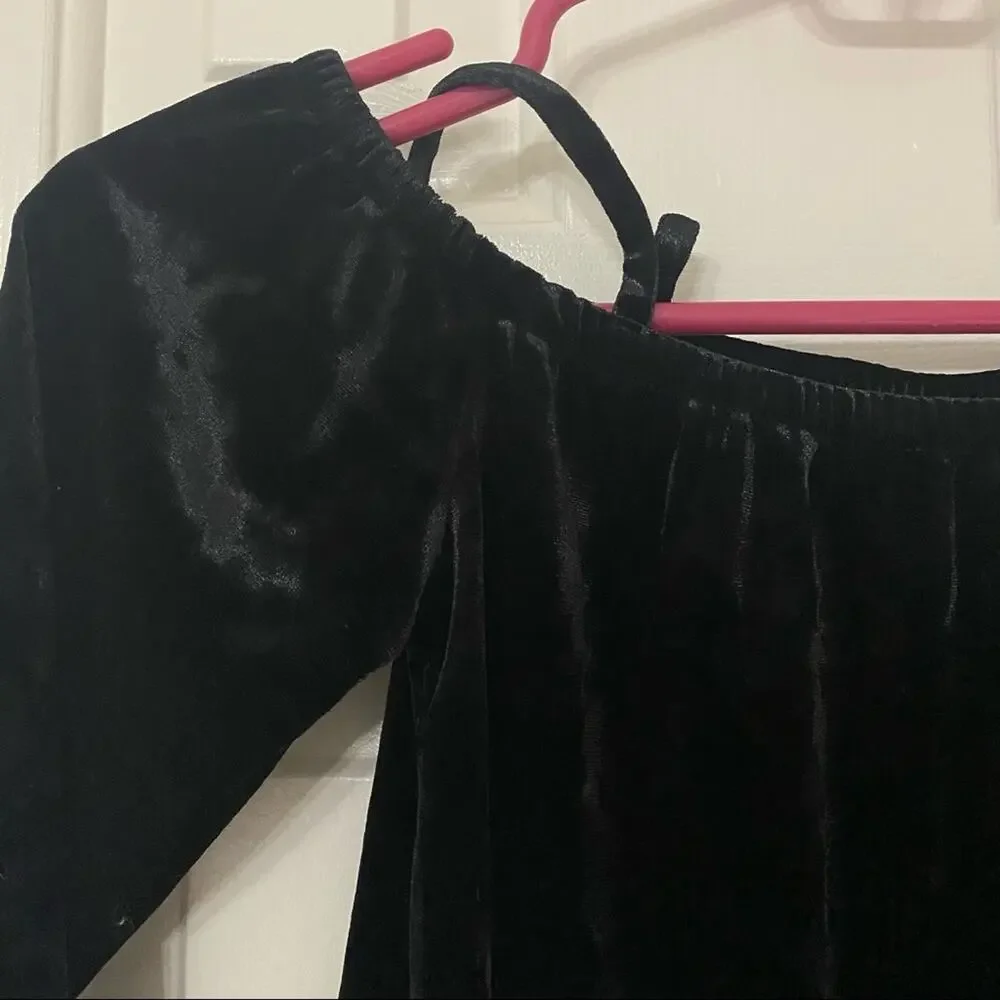 THE CHILDREN'S PLACE • Black Velvet Long Sleeve Cold Shoulder Top